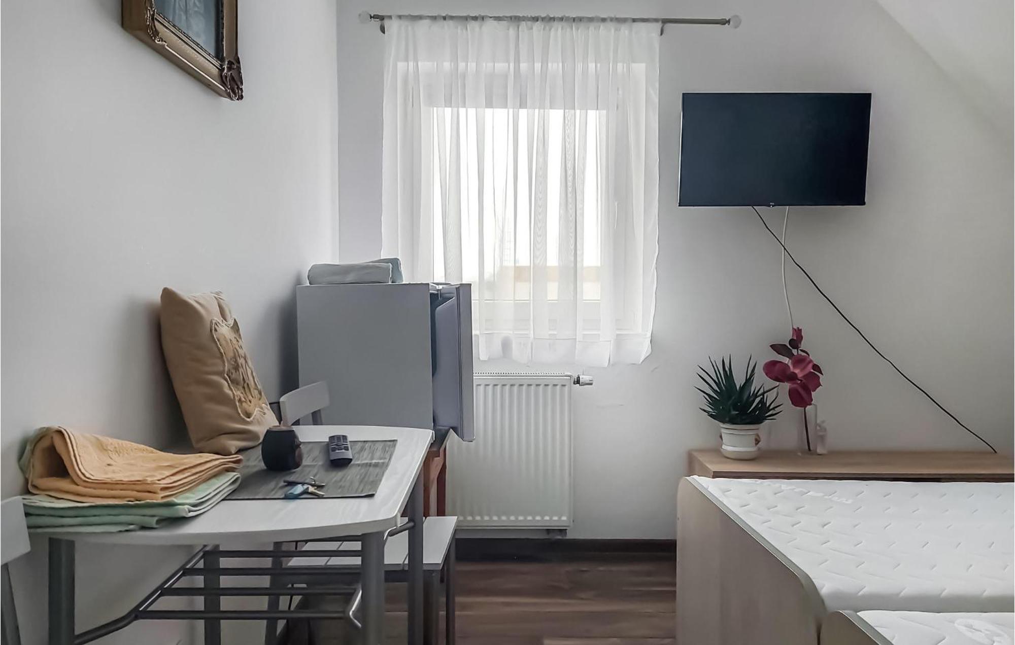 Beautiful Apartment In Moryn With Kitchen Eksteriør billede